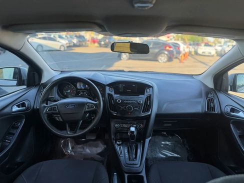 Used 2016 Ford Focus SE FWD image 16