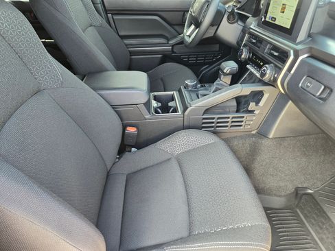 Used 2025 Toyota 4Runner SR5 AWD/4WD image 16