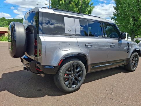 Used 2023 Land Rover Defender 110 X-Dynamic SE AWD/4WD image 6