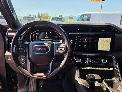 Used 2023 GMC Sierra 1500 AT4 w/ Technology Package AWD/4WD image 13