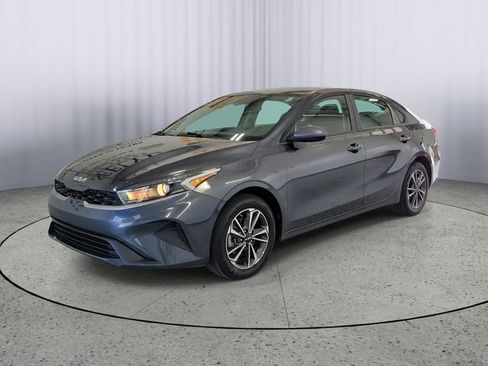 Used 2024 Kia Forte LXS FWD image 4
