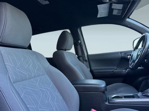 Used 2017 Toyota Tacoma TRD Pro image 31