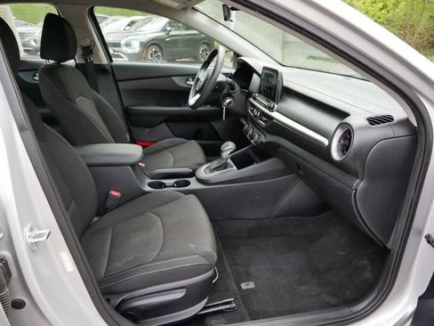 Used 2020 Kia Forte LXS FWD image 8