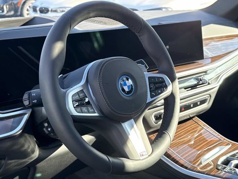 New 2026 BMW X5 xDrive50e image 2
