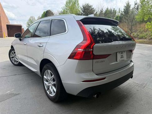 Used 2019 Volvo XC60 T5 Momentum image 4