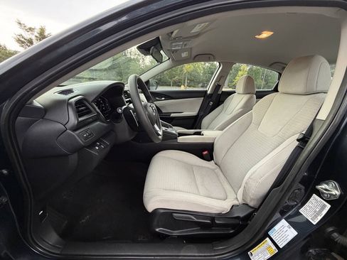 Used 2019 Honda Insight EX image 10