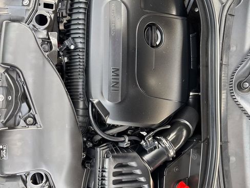 Used 2022 MINI Cooper Clubman S w/ Premium Package image 18