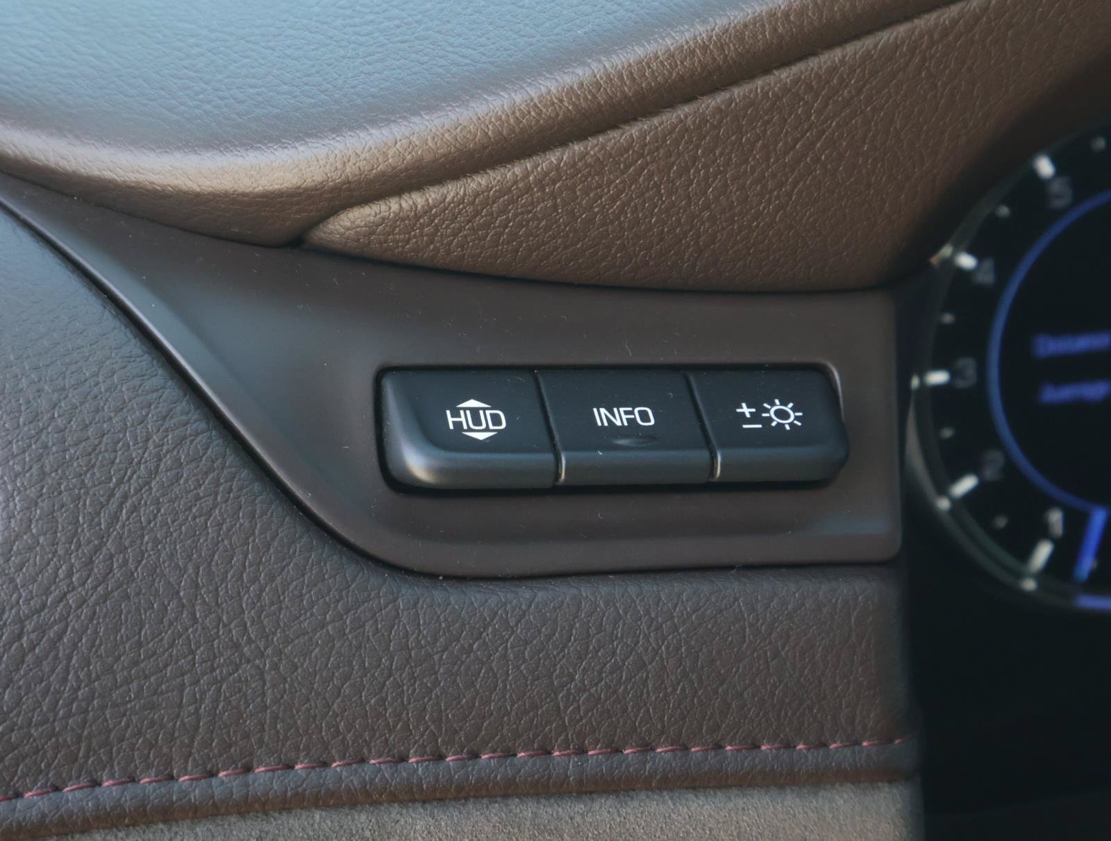 Used 2017 Cadillac Escalade ESV Premium Luxury RWD image 30