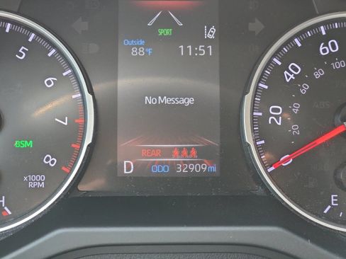 Used 2022 Toyota RAV4 XLE w/ Convenience Package FWD image 26