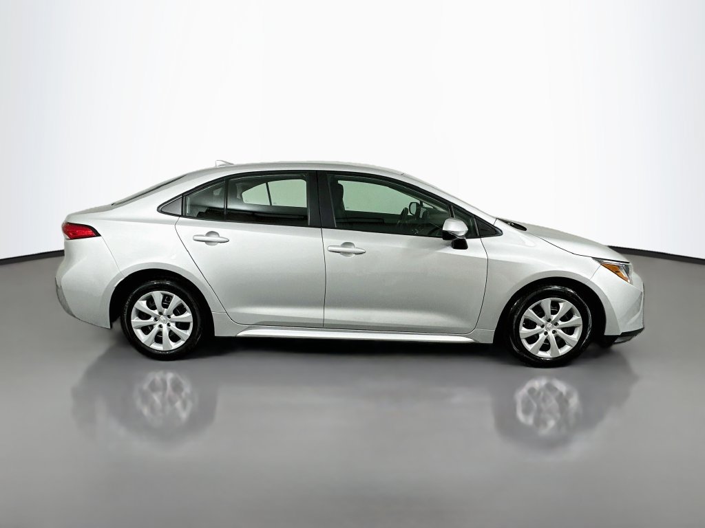 Certified 2025 Toyota Corolla LE FWD image 4