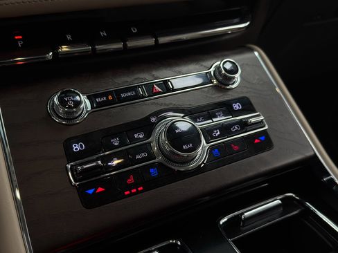 Used 2020 Lincoln Aviator Reserve w/ Equipment Group 201A image 27