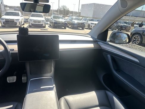 Used 2023 Tesla Model Y Performance image 24