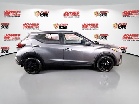 Certified 2021 Nissan Kicks SV FWD image 16