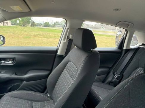 Used 2024 Honda HR-V LX image 7