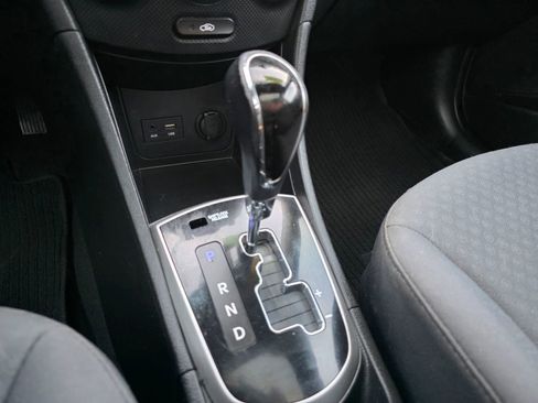 Used 2014 Hyundai Accent SE w/ Option Group 3 image 18