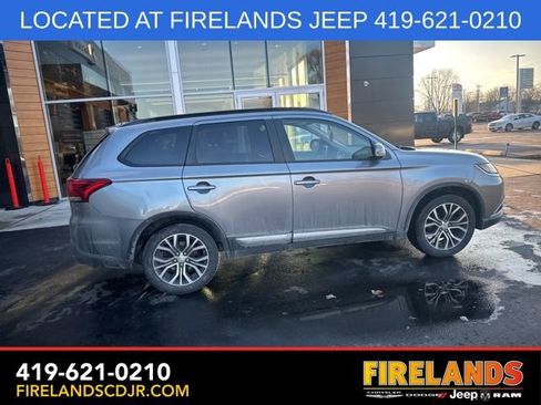 Used 2016 Mitsubishi Outlander SEL image 25