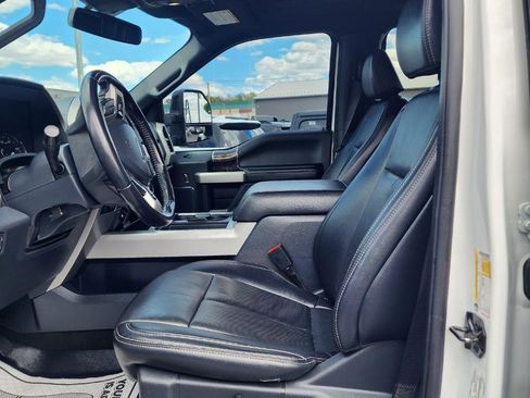 Used 2022 Ford F250 Lariat w/ Black Appearance Package AWD/4WD image 16