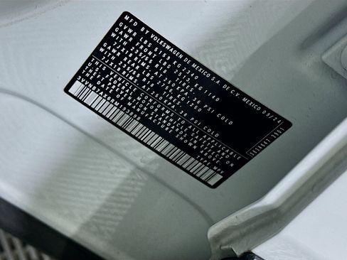 Used 2024 Volkswagen Tiguan SE image 12