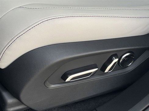 Used 2025 Acura RDX SH-AWD image 29