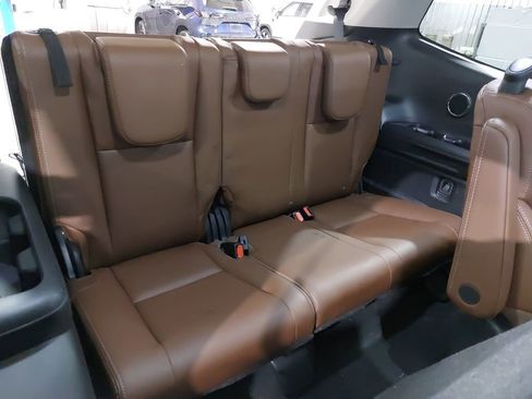 Used 2024 Subaru Ascent Touring AWD/4WD image 12