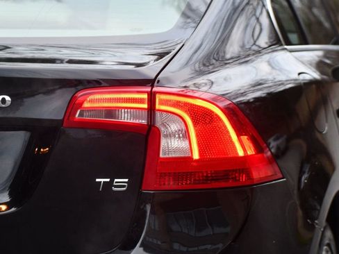 Used 2013 Volvo S60 T5 image 10