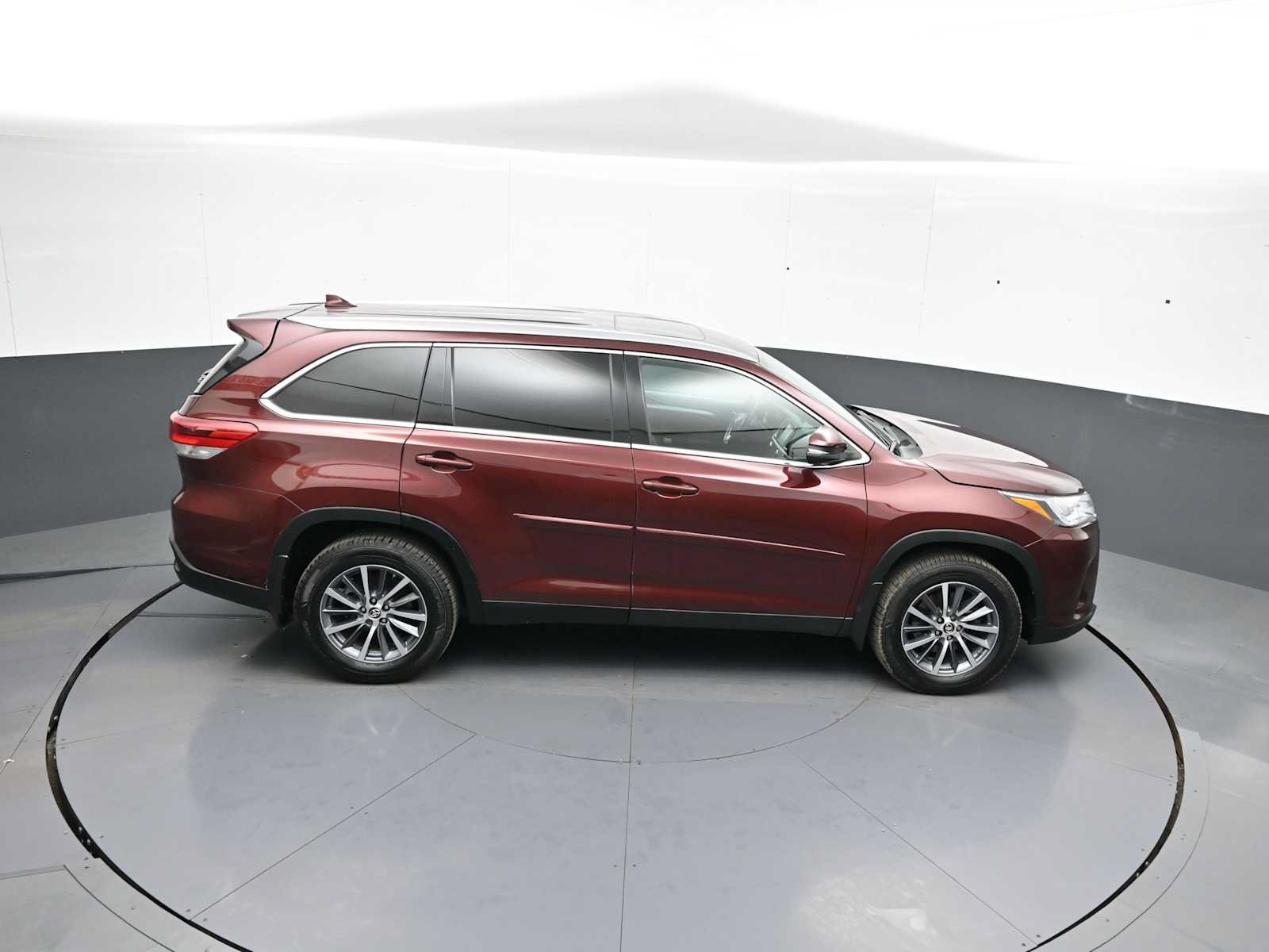 Used 2019 Toyota Highlander XLE w/ Protection Package #3 AWD/4WD image 38