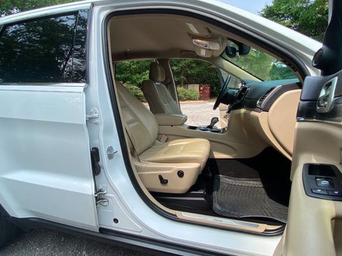 Used 2019 Jeep Grand Cherokee Limited RWD image 54