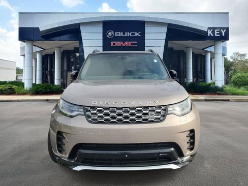 Used 2023 Land Rover Discovery Metropolitan Edition image 2