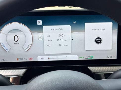 Used 2025 Genesis GV60 RWD image 27