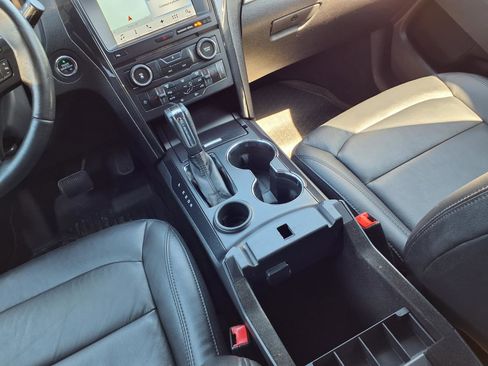 Used 2017 Ford Explorer XLT w/ Equipment Group 202A image 12