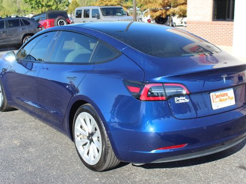 Used 2021 Tesla Model 3 Standard Range Plus image 8