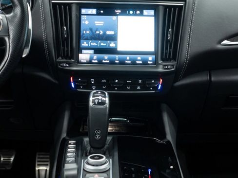 Used 2022 Maserati Levante Modena image 23