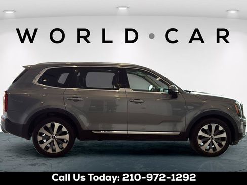 Used 2022 Kia Telluride EX w/ EX Premium Package FWD image 15