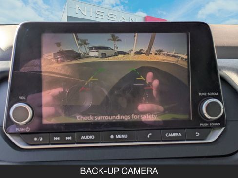 Used 2023 Nissan Rogue SV image 18