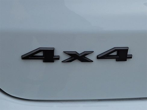 New 2026 Jeep Compass Latitude image 15