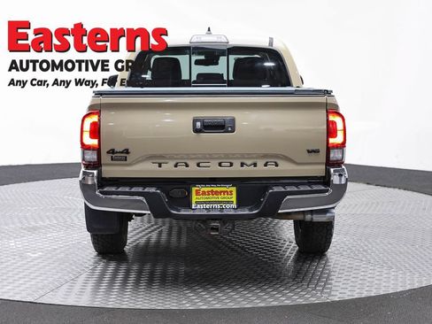 Used 2018 Toyota Tacoma SR5 AWD/4WD image 6