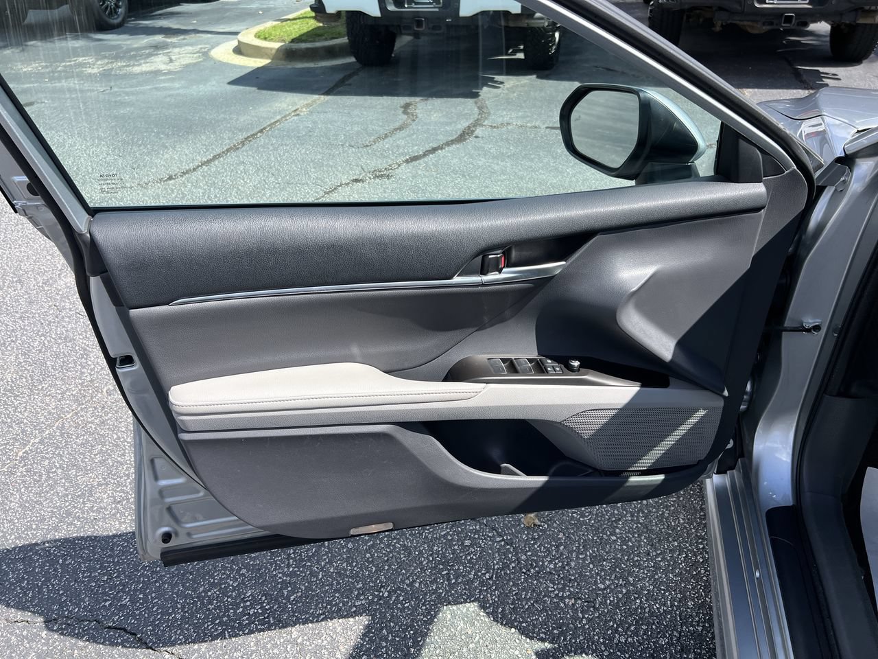Used 2024 Toyota Camry XSE FWD image 14