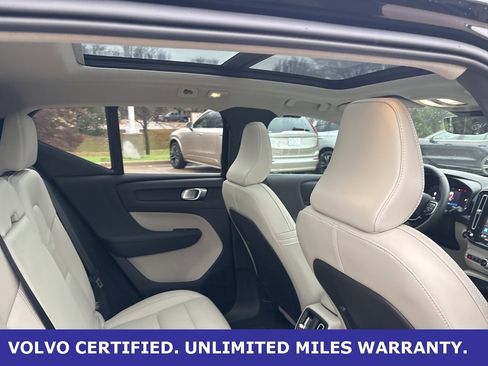 Used 2024 Volvo XC40 B5 Ultimate w/ Protection Package Premier image 12