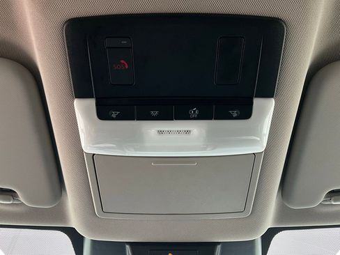 Used 2025 Nissan Rogue SV image 17