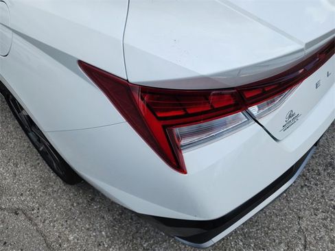 New 2025 Hyundai Elantra Limited image 7