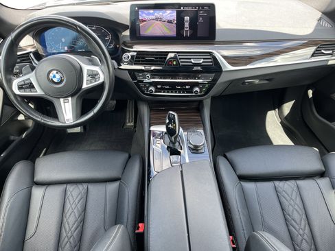 Used 2023 BMW 530i w/ M Sport Package image 3