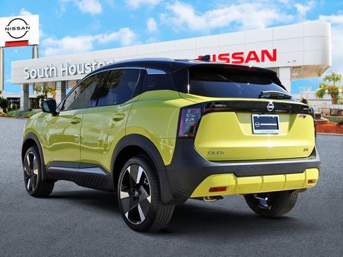 New 2025 Nissan Kicks SR image 3