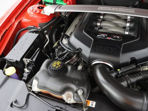 Used 2013 Ford Mustang GT Premium RWD image 17