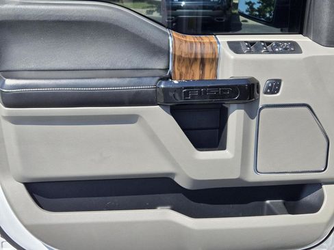Used 2018 Ford F150 Lariat AWD/4WD image 13