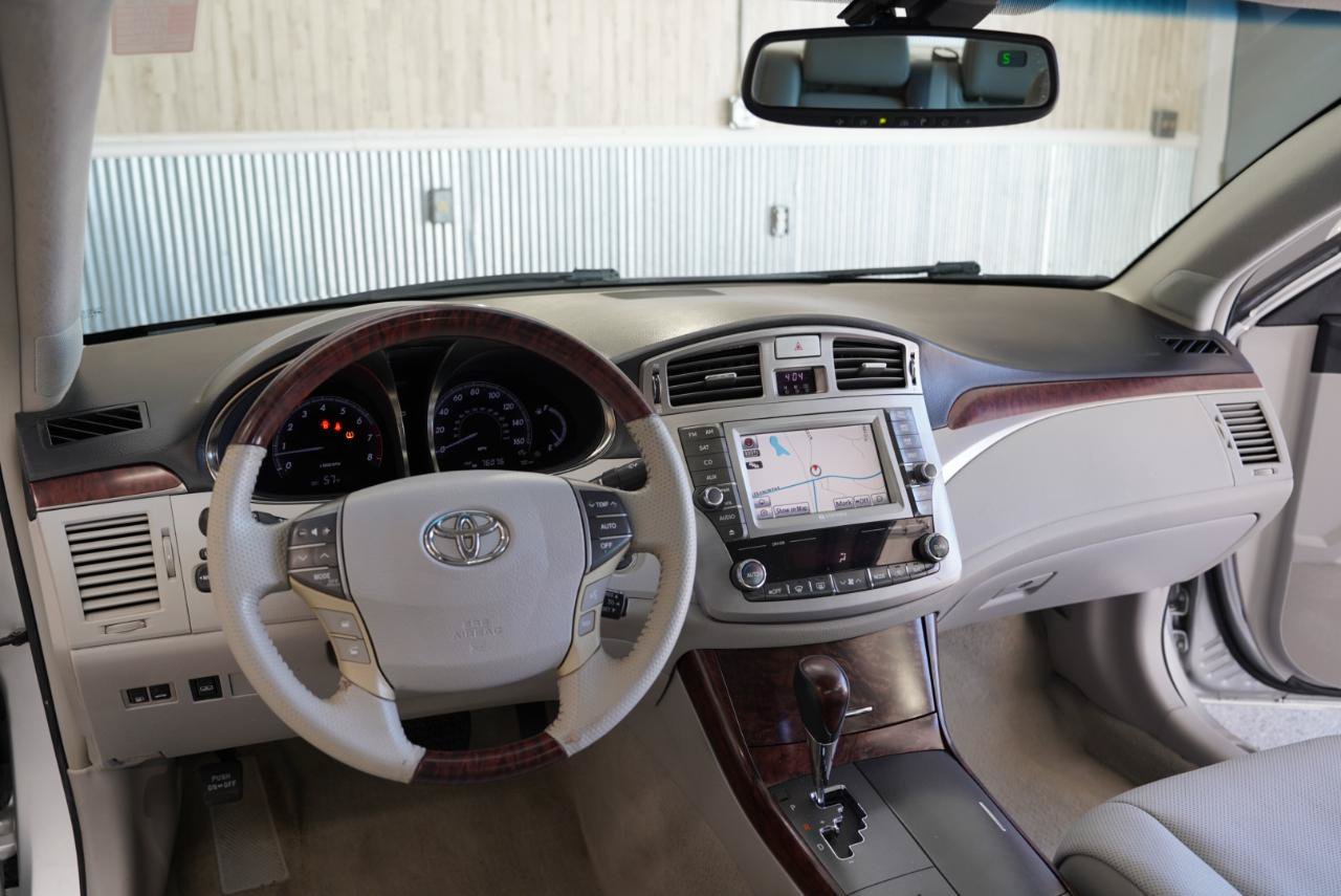 Used 2012 Toyota Avalon Limited FWD image 11