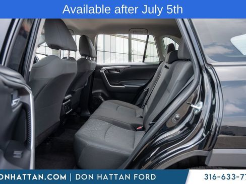 Used 2024 Toyota RAV4 XLE FWD image 23