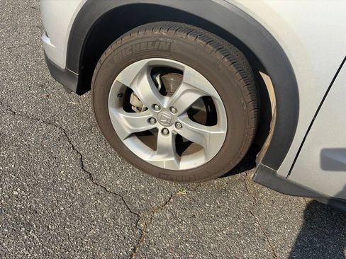 Used 2016 Honda HR-V LX image 9