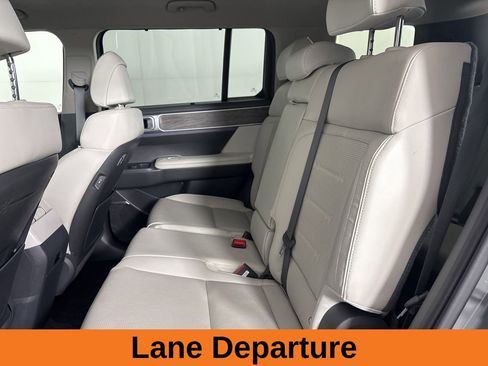Used 2025 Hyundai Santa Fe Limited FWD image 21