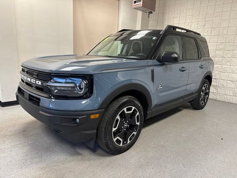 Used 2024 Ford Bronco Sport Outer Banks w/ Tech Package AWD/4WD image 2