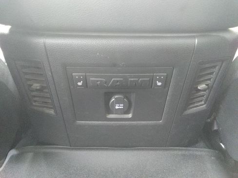 Used 2016 RAM 1500 Laramie w/ Convenience Group image 11